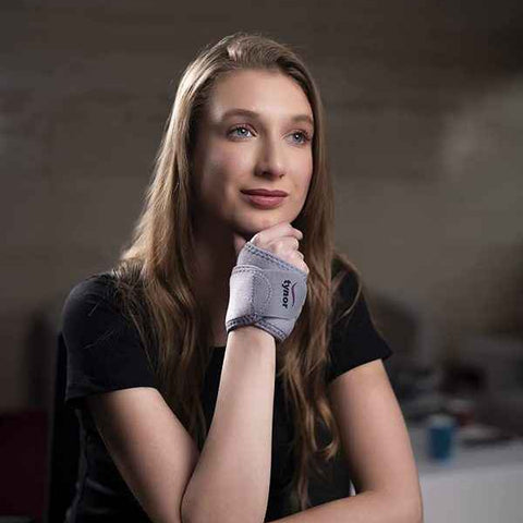 TYNOR J-03  WRIST BRACE WITH THUMB (NEOPRENE)
